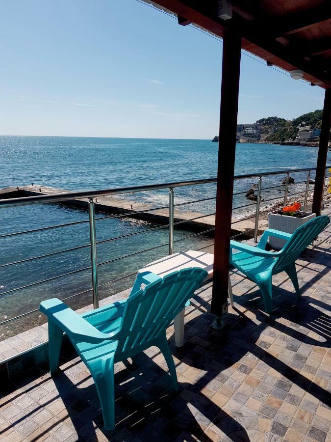 Summer House Mm